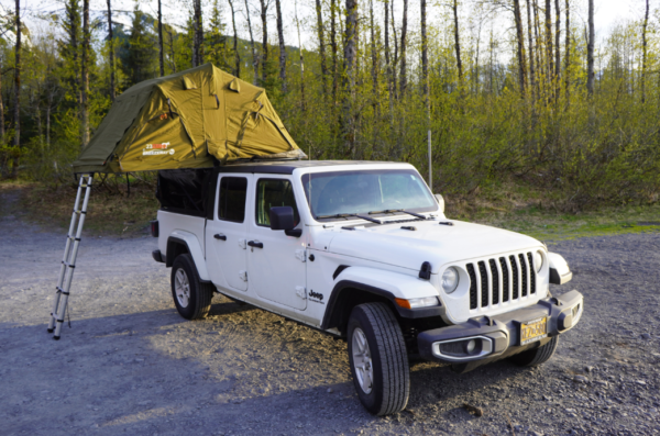 2021 Jeep Gladiator Sport S 4x4 White with Tent Topper - Image 5