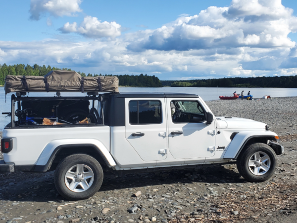 2021 Jeep Gladiator Sport S 4x4 White with Tent Topper - Image 2